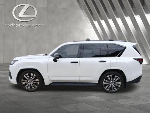 Used 2025 Lexus LX 700h Luxury w/ Appearance Package AWD/4WD image 1