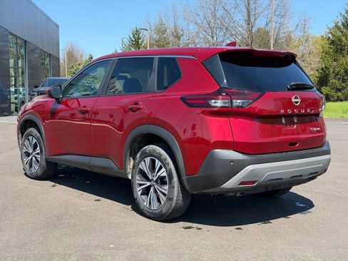 Used 2023 Nissan Rogue SV image 4