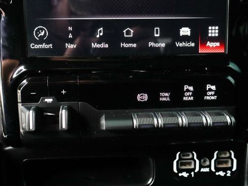 Used 2024 RAM 3500 Laramie w/ Night Edition image 40