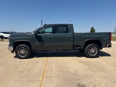 New 2026 Chevrolet Silverado 2500 LTZ w/ LTZ Premium Package AWD/4WD image 5