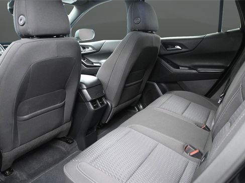 Used 2025 Chevrolet Equinox LT w/ Safety and Technology Package FWD image 10
