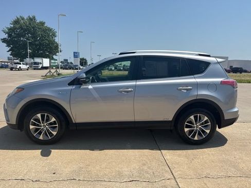 Certified 2018 Toyota RAV4 XLE w/ Convenience Package AWD/4WD image 5