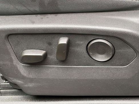 Used 2025 Chevrolet Suburban LT w/ Comfort Package image 11