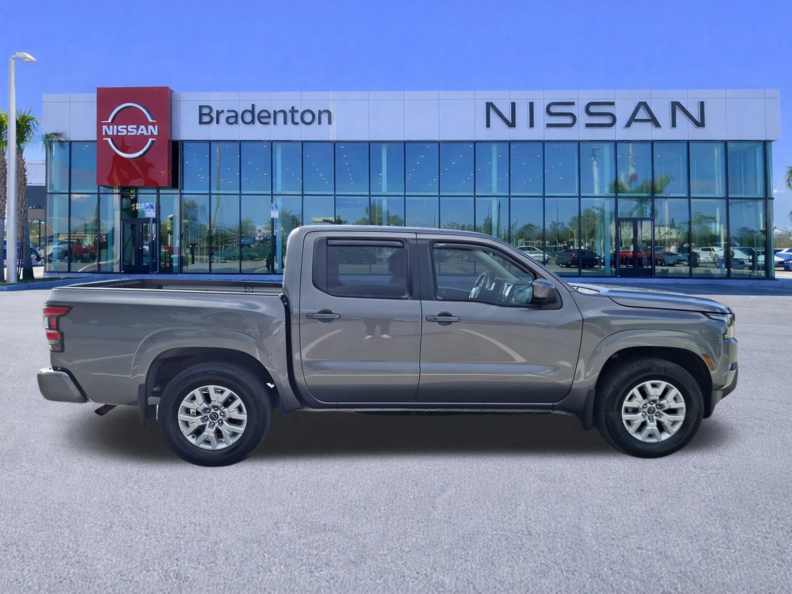 Used 2024 Nissan Frontier SV w/ SV Convenience Package RWD image 4