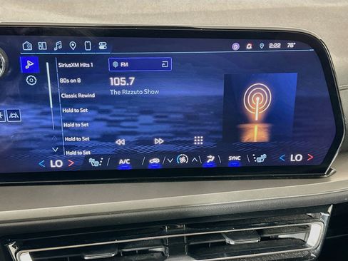 Used 2025 Chevrolet Traverse LT FWD image 21