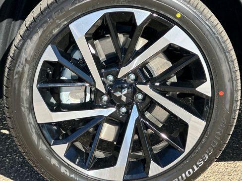 New 2025 Mitsubishi Outlander SE image 26