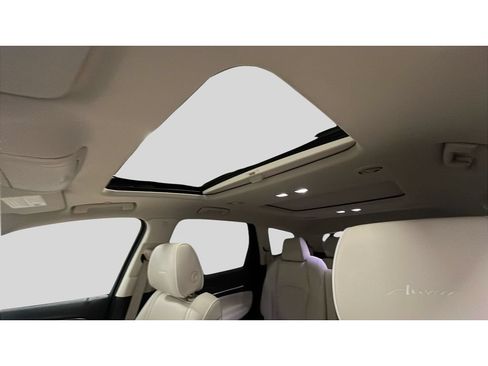 Used 2023 Buick Enclave Avenir w/ Trailering Package, 5000 lbs. AWD/4WD image 15