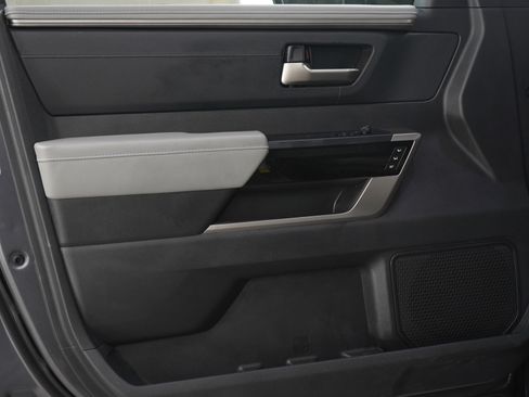 Used 2025 Toyota Tundra Limited image 18