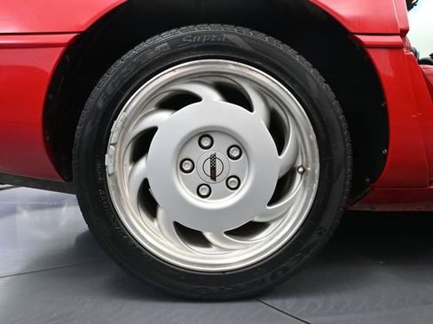 Used 1992 Chevrolet Corvette Coupe RWD image 13