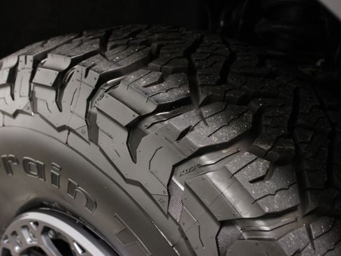 Used 2025 Ford F150 Raptor w/ Equipment Group 803A Raptor R AWD/4WD image 12