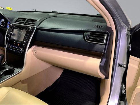 Used 2016 Toyota Camry XLE w/ Moonroof Package image 25