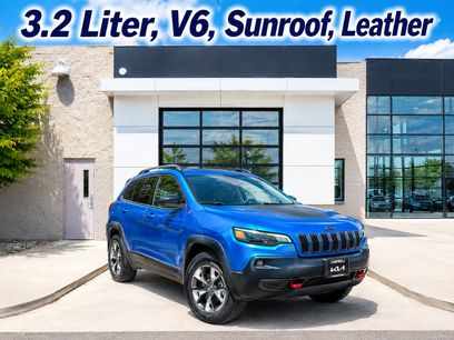 Used 2019 Jeep Cherokee Trailhawk w/ Comfort/Convenience Group