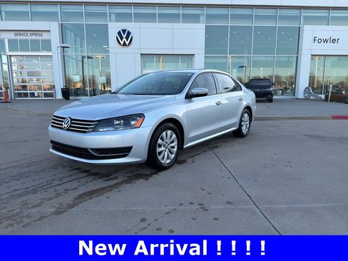 Used 2013 Volkswagen Passat 2.5 S image 1