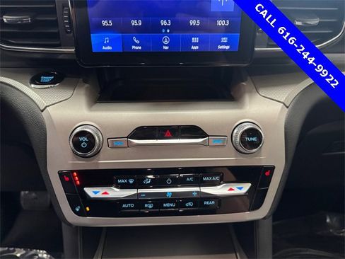 Used 2023 Ford Explorer XLT w/ Equipment Group 202A image 8
