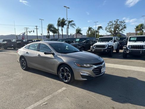 Used 2023 Chevrolet Malibu LT FWD image 2