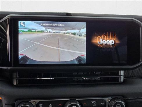 New 2025 Jeep Gladiator Rubicon w/ Convenience Group image 13