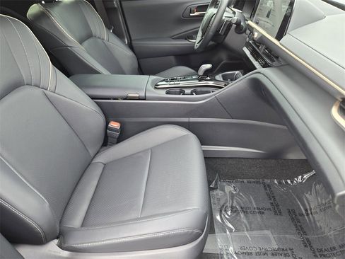 Used 2025 Toyota Crown Signia Limited w/ Advanced Technology Package image 16