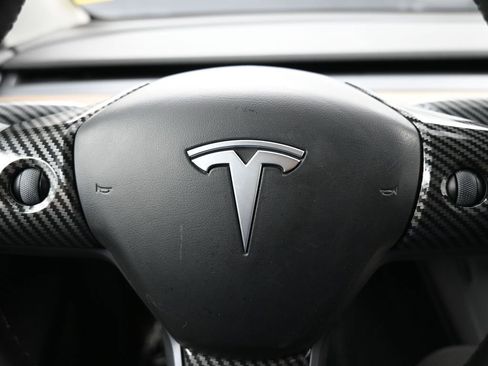 Used 2023 Tesla Model Y Long Range image 17