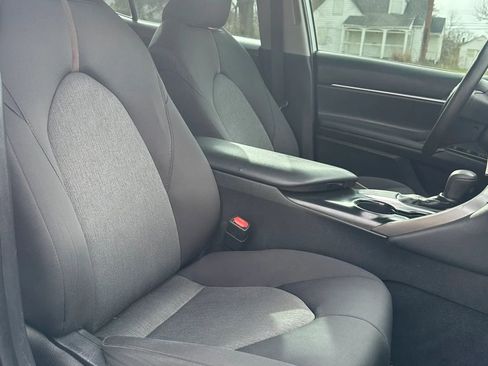 Used 2019 Toyota Camry LE FWD image 14