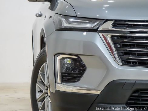 Used 2023 Chevrolet Traverse LT AWD/4WD image 6