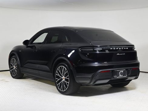 New 2025 Porsche Macan 4S Electric image 3