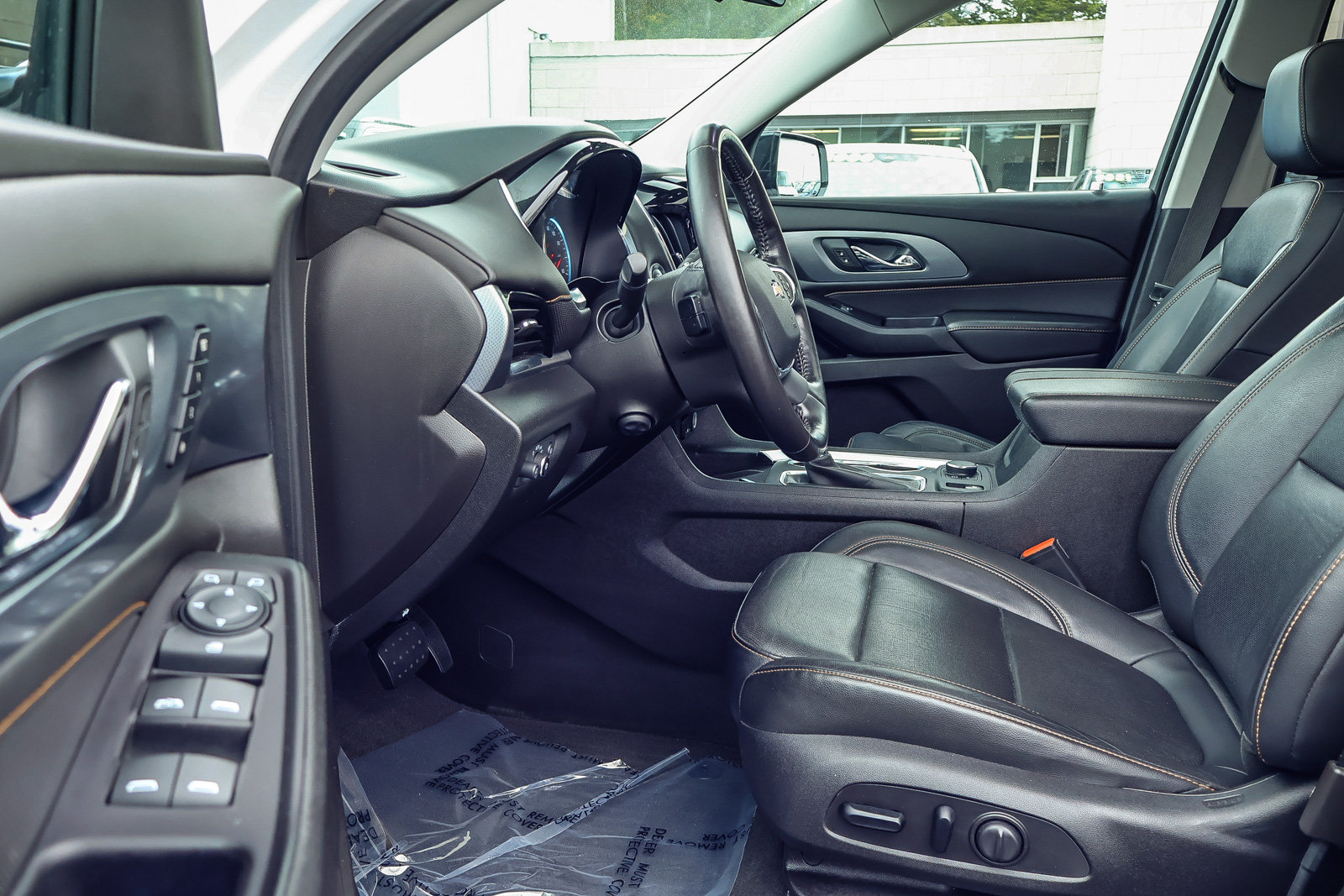 Used 2019 Chevrolet Traverse Premier w/ Redline Edition FWD image 2
