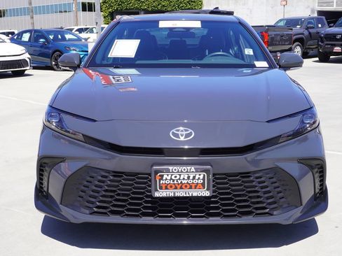 Certified 2025 Toyota Camry SE FWD image 3