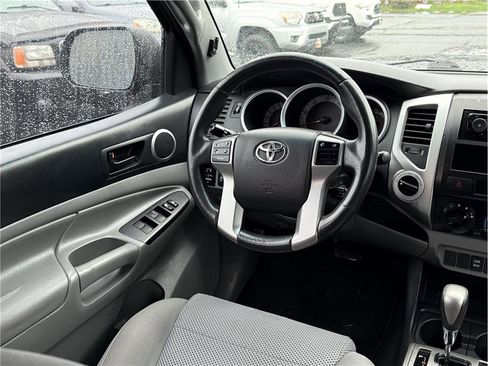 Used 2013 Toyota Tacoma 4x4 Double Cab w/ TRD Sport Pkg image 18