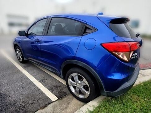 Used 2018 Honda HR-V LX image 3