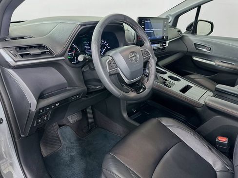 Certified 2023 Toyota Sienna XSE w/ XSE Plus Package AWD/4WD image 9