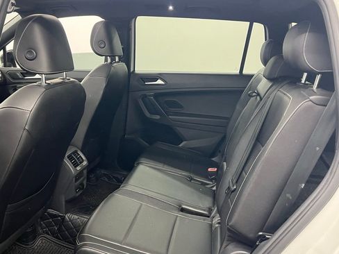 Used 2021 Volkswagen Tiguan SE R-Line image 10