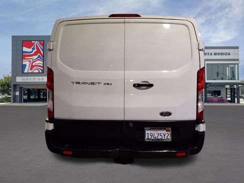Used 2019 Ford Transit 250 130 Low Roof RWD image 18