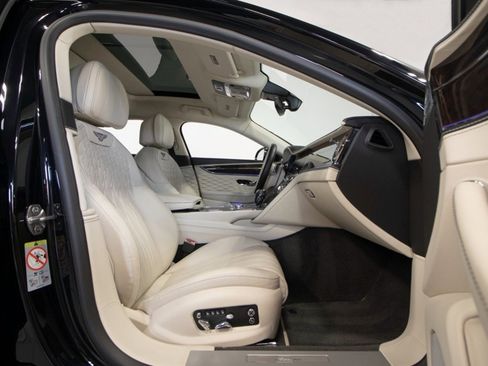 Used 2023 Bentley Flying Spur Azure image 52