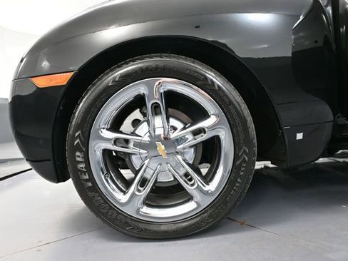 Used 2006 Chevrolet SSR w/ Preferred Equipment Group RWD image 17