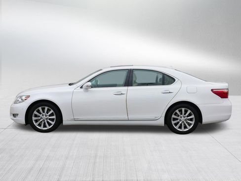 Used 2012 Lexus LS 460 AWD w/ Comfort Pkg image 4