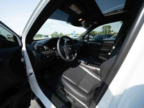 Used 2023 Honda Passport EX-L image 8