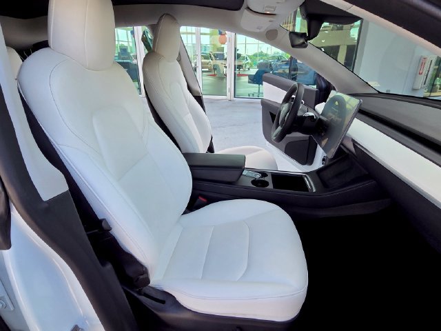 Used 2022 Tesla Model Y Performance AWD/4WD image 24