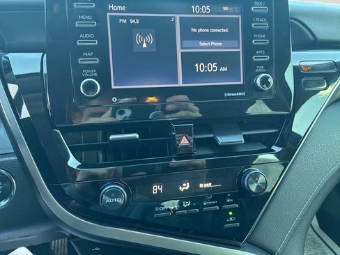 Used 2021 Toyota Camry SE w/ Convenience Package image 25