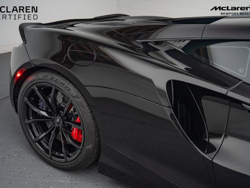 Used 2024 McLaren Artura image 7