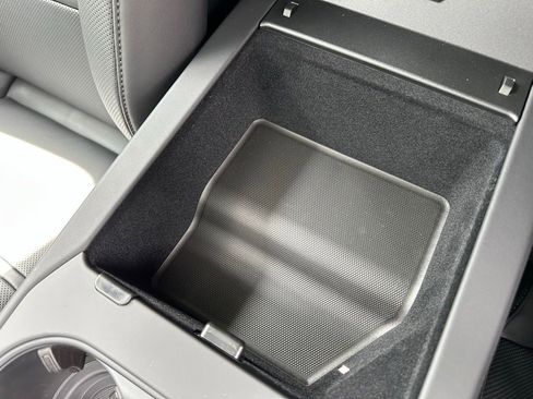 Used 2025 Porsche Cayenne GTS image 31