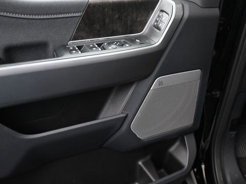 New 2026 Ford F250 Lariat w/ Black Appearance Package image 9