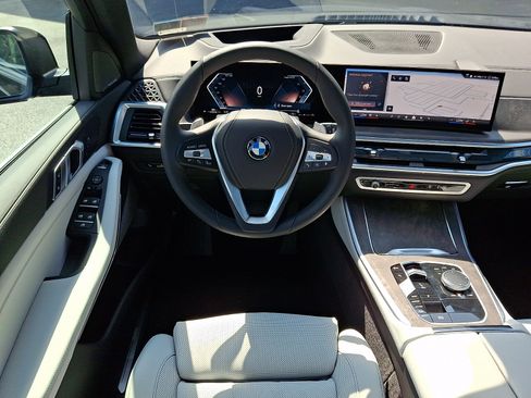 Used 2026 BMW X5 xDrive40i w/ Premium Package AWD/4WD image 12