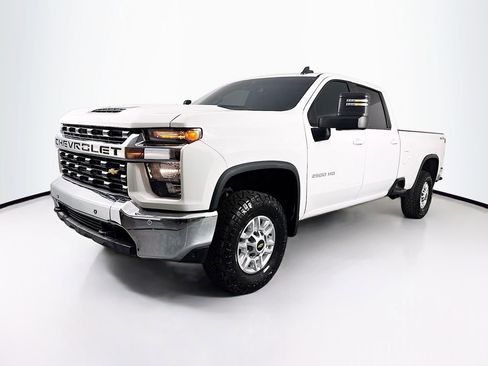 Used 2023 Chevrolet Silverado 2500 LT w/ Convenience Package image 3