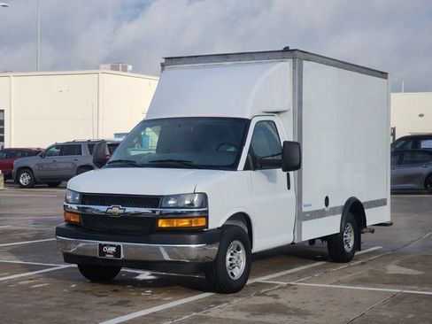 Used 2025 Chevrolet Express 3500 w/ Power Convenience Package image 10