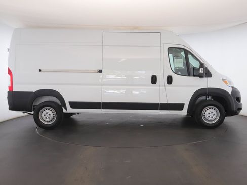 Used 2026 RAM ProMaster 2500 w/ Convenience Group FWD image 18