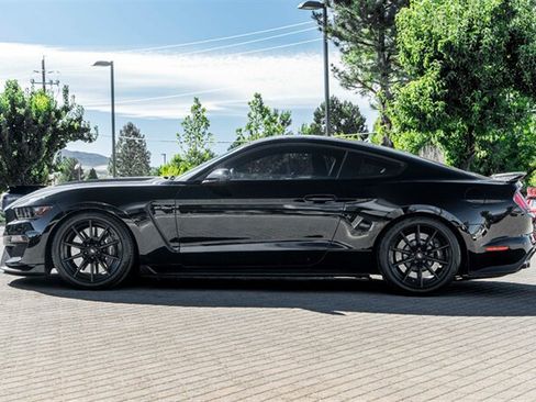 Used 2016 Ford Mustang Shelby GT350 RWD image 3