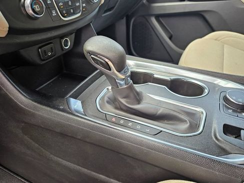 Used 2023 Chevrolet Traverse LS FWD image 24