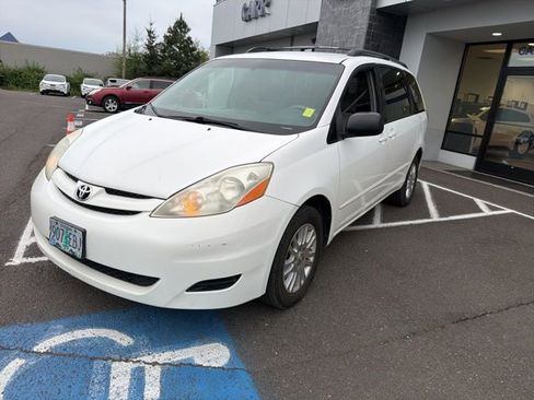 Used 2008 Toyota Sienna LE image 3