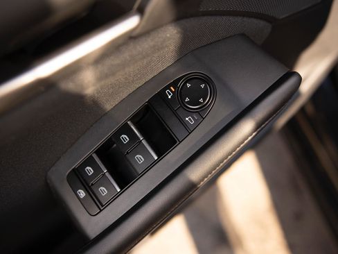 Used 2025 MAZDA MAZDA3 s image 13