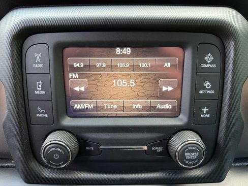 Used 2020 Jeep Wrangler Sport AWD/4WD image 13